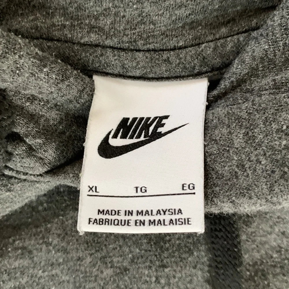 Men’s Nike solo swoosh hoodie - Picture 7 of 8